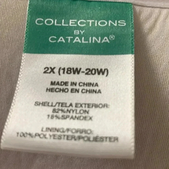 Collection by Catalina Black & White Tankini Top w Adjustable Straps - Picture 5 of 10